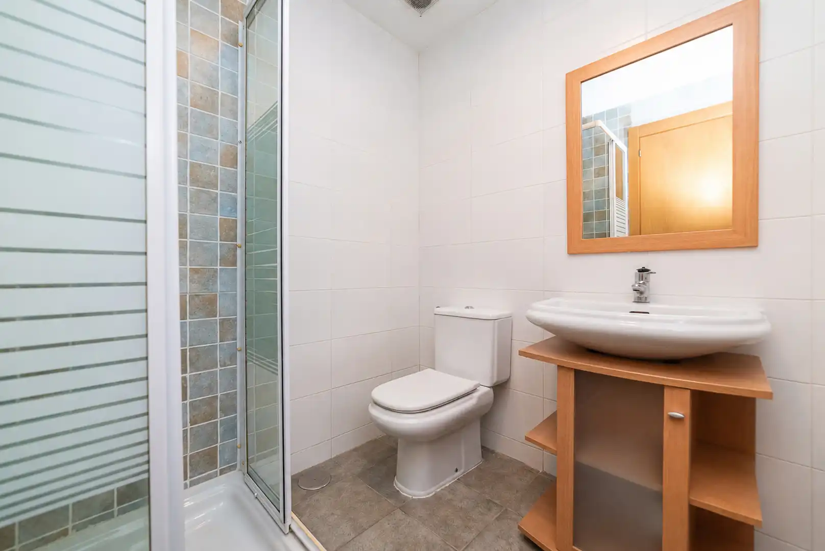 Bany de Casa o xalet en venda en Arroyomolinos (Madrid) amb Aire condicionat, Calefacció i Jardí privat