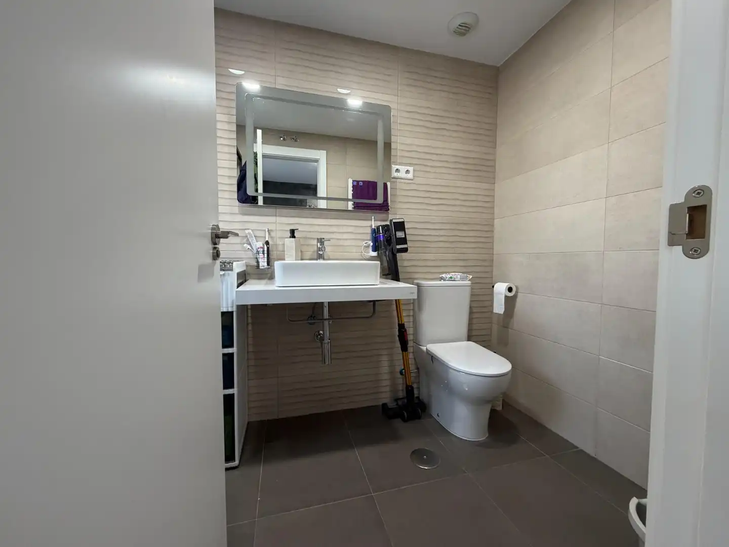 Badezimmer von Dachboden zum Verkauf in Alovera mit Klimaanlage, Heizung und Terrasse