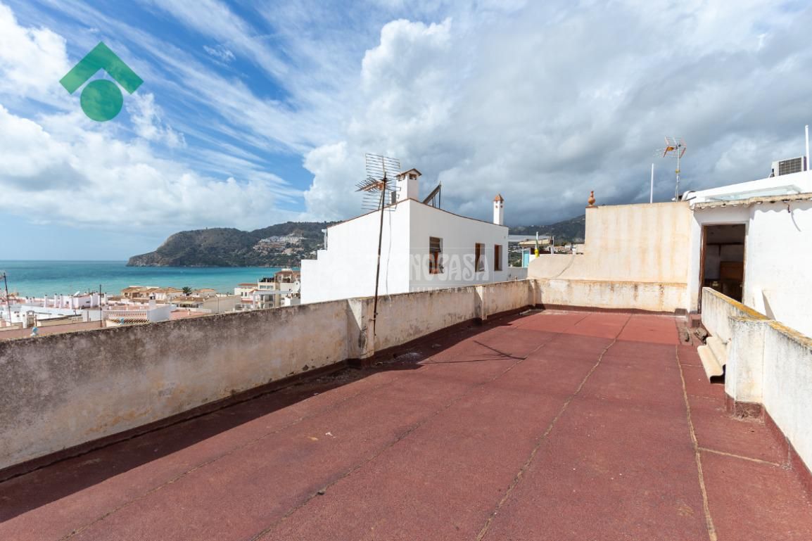 Casa adosada en venta en La Herradura centro