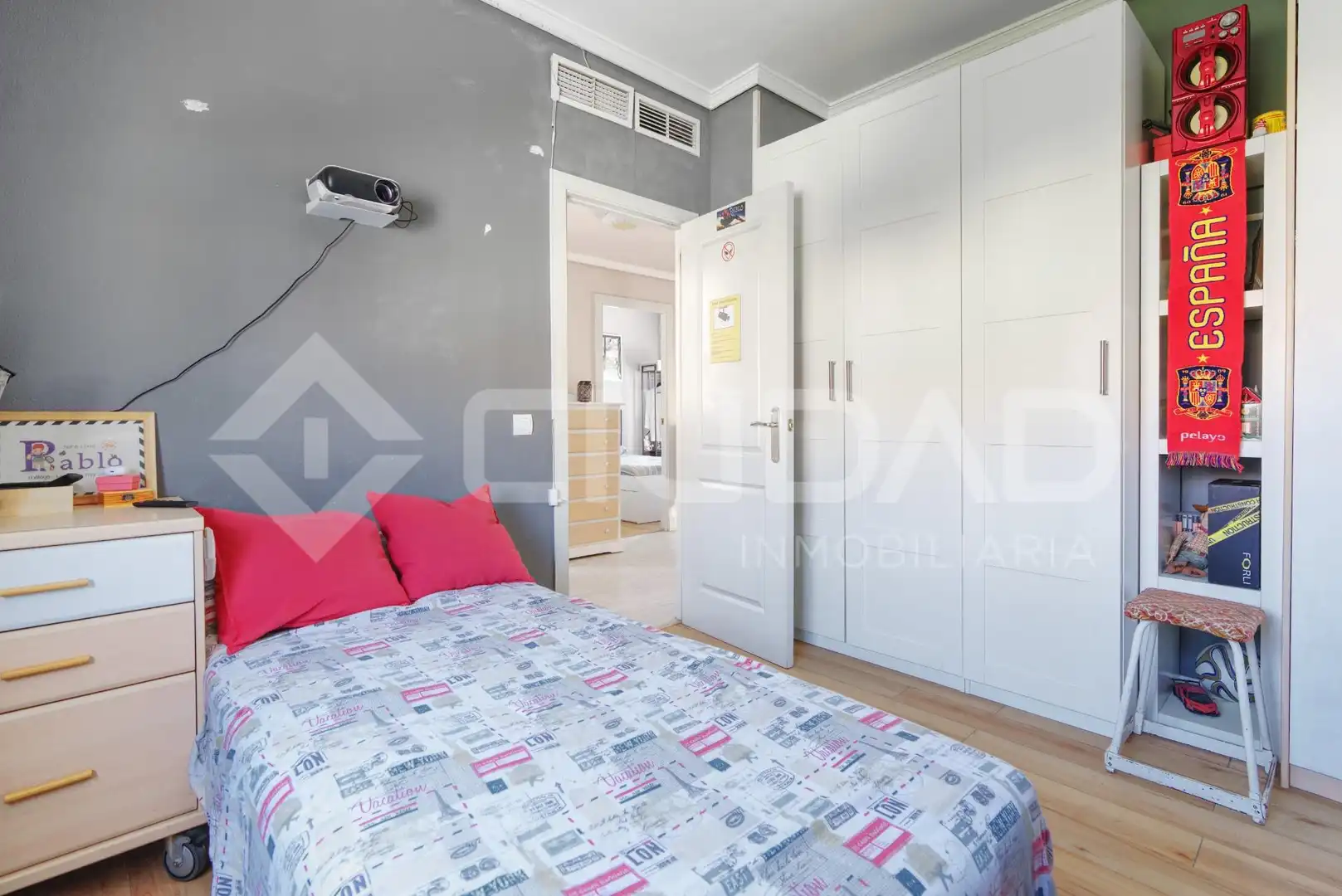 Bedroom of Houses for sale in San Juan de Aznalfarache  with Air Conditioner, Private garden and Community pool
