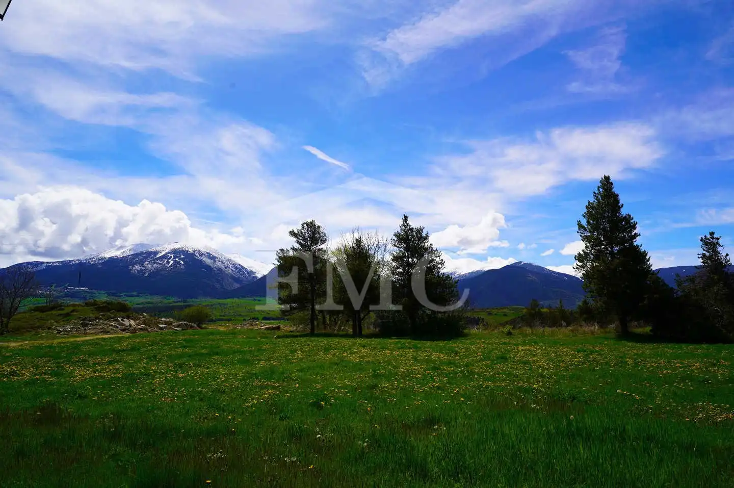 Erdgeschoss zum Verkauf in Font-Romeu-Odeillo-Via mit Heizung, Privatgarten und Parkett
