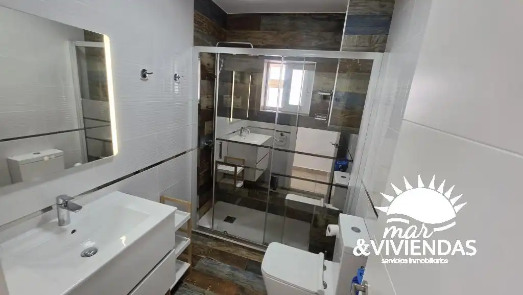 Bathroom of Flat for sale in Garrucha  with Air Conditioner, Heating and Terrace