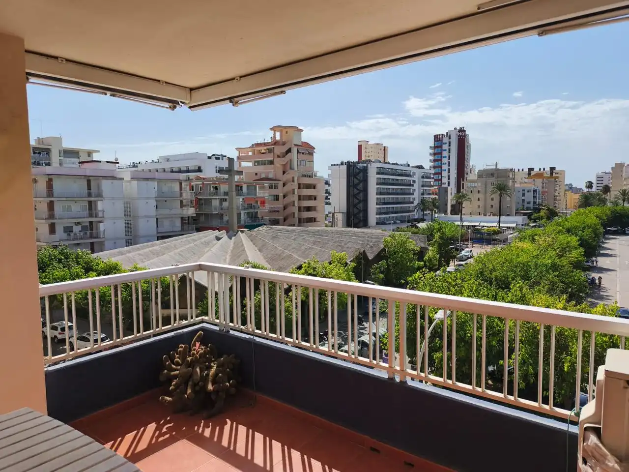 Vista exterior de Apartamento en venta en Gandia con Aire acondicionado, Terraza y Amueblado