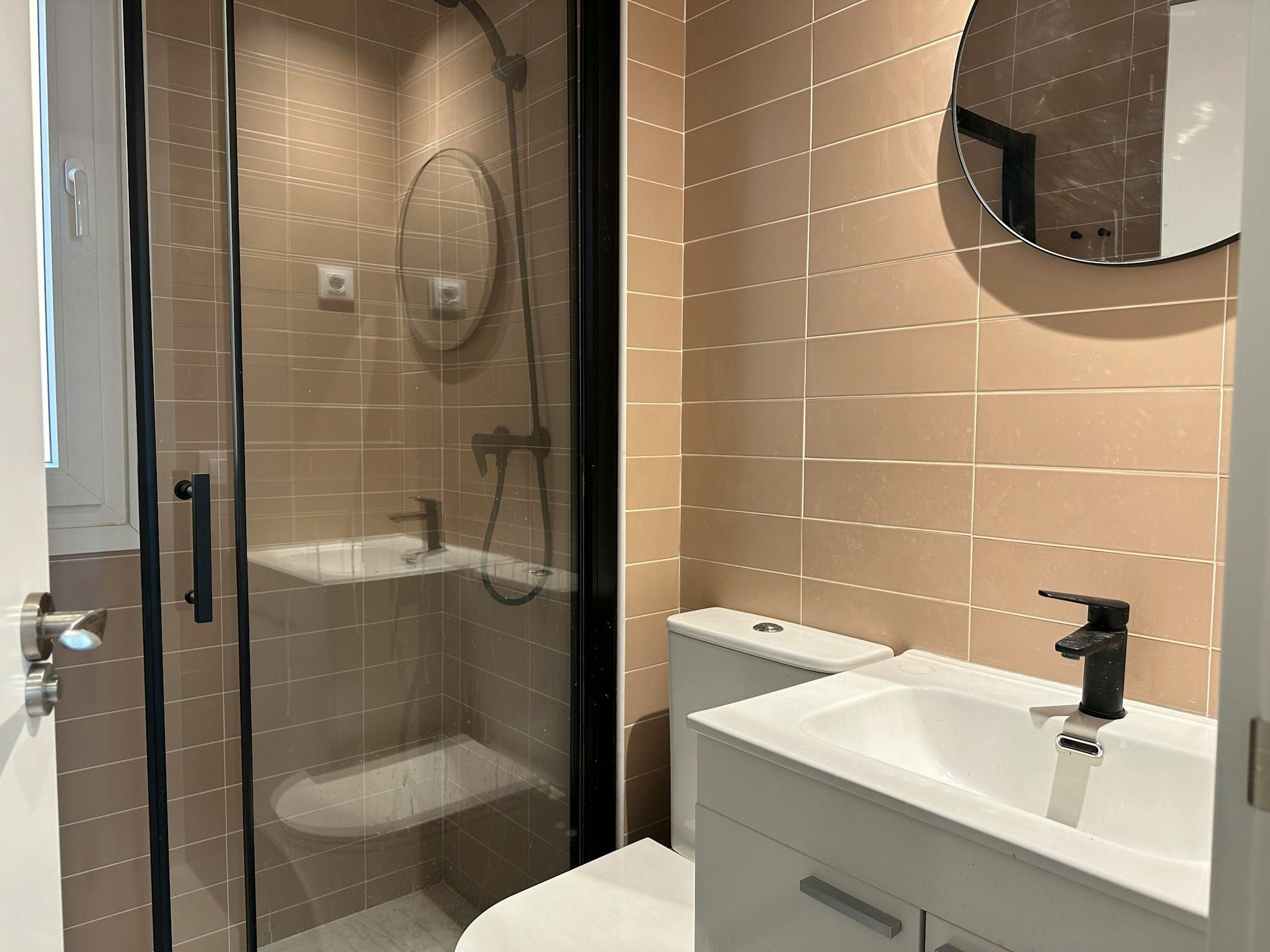 Bany de Pis de lloguer en  Madrid Capital amb Calefacció, Moblat i Rentadora