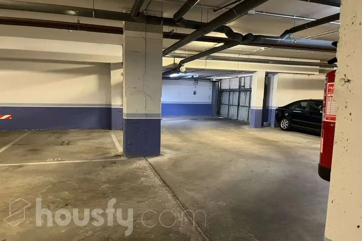 Parkplatz von Wohnung zur Miete in León Capital  mit Heizung, Parkett und Abstellraum