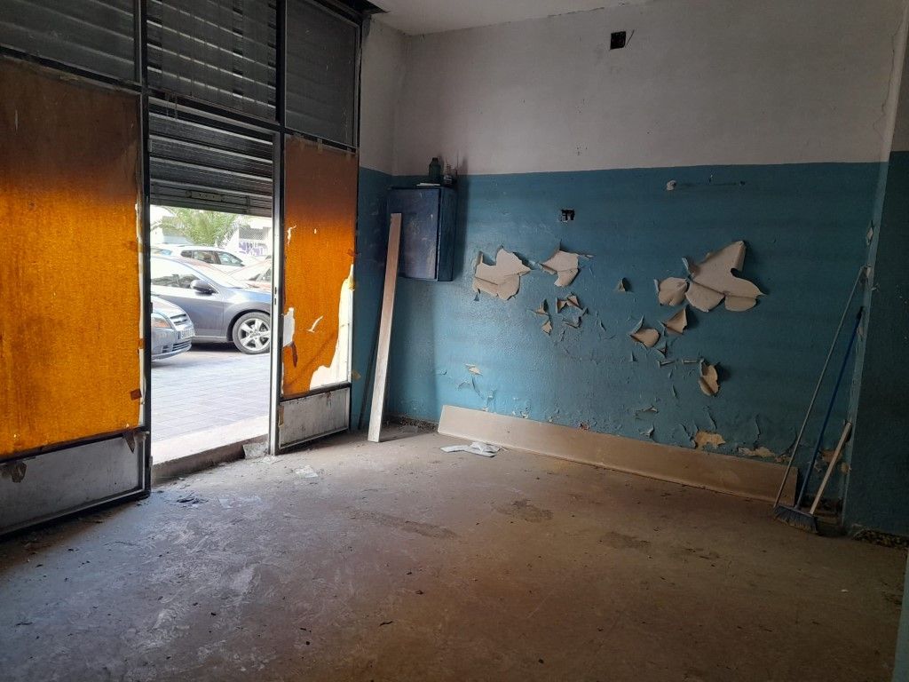 Local en venda a Calle Conchita Piquer, El Calvari