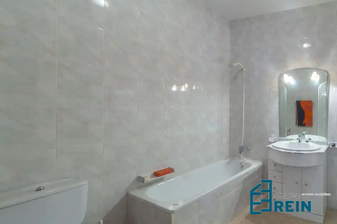 Bathroom of Houses for sale in Carranque