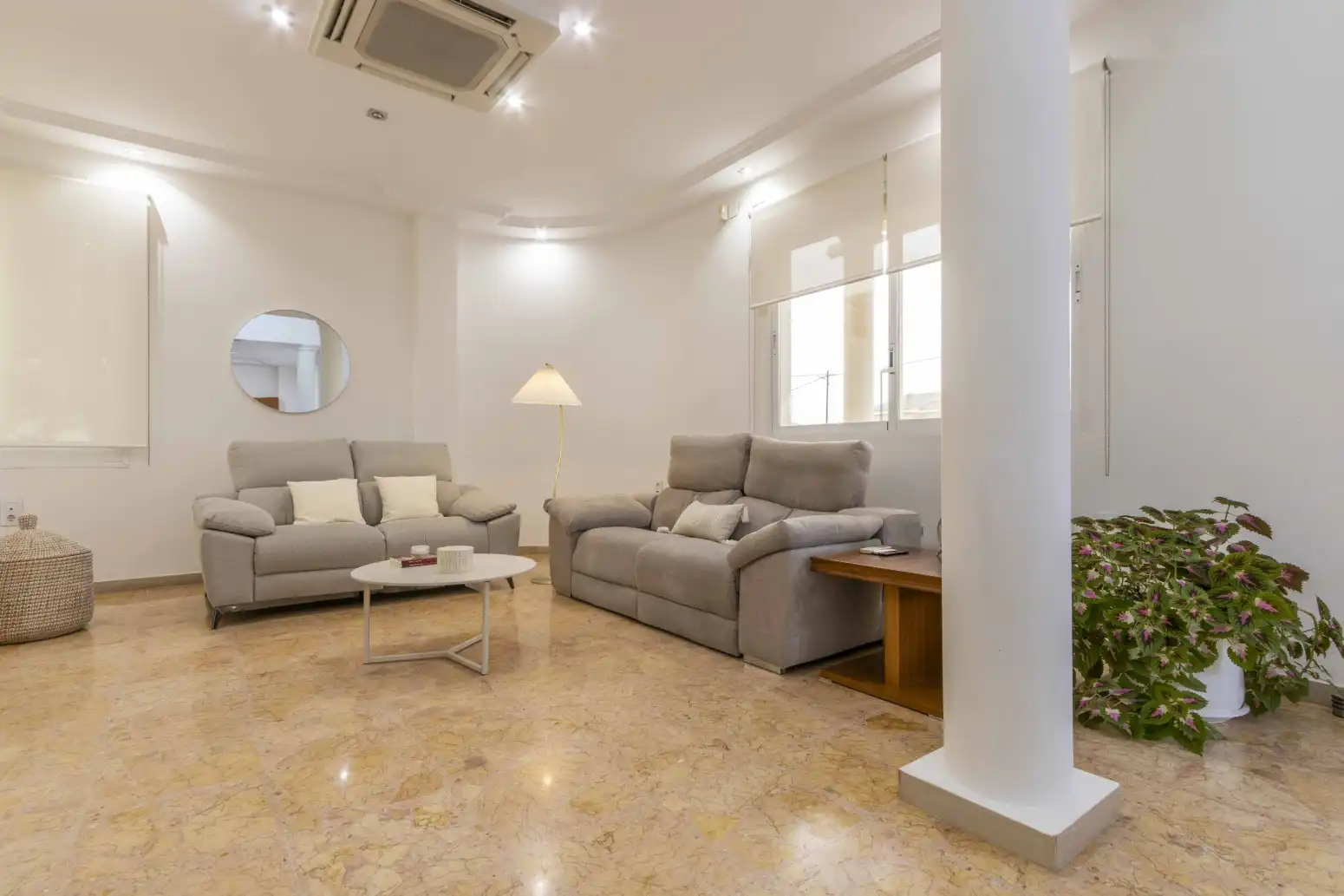 Sala de estar de Casa o chalet en venta en Torrent con Aire acondicionado, Calefacción y Jardín privado
