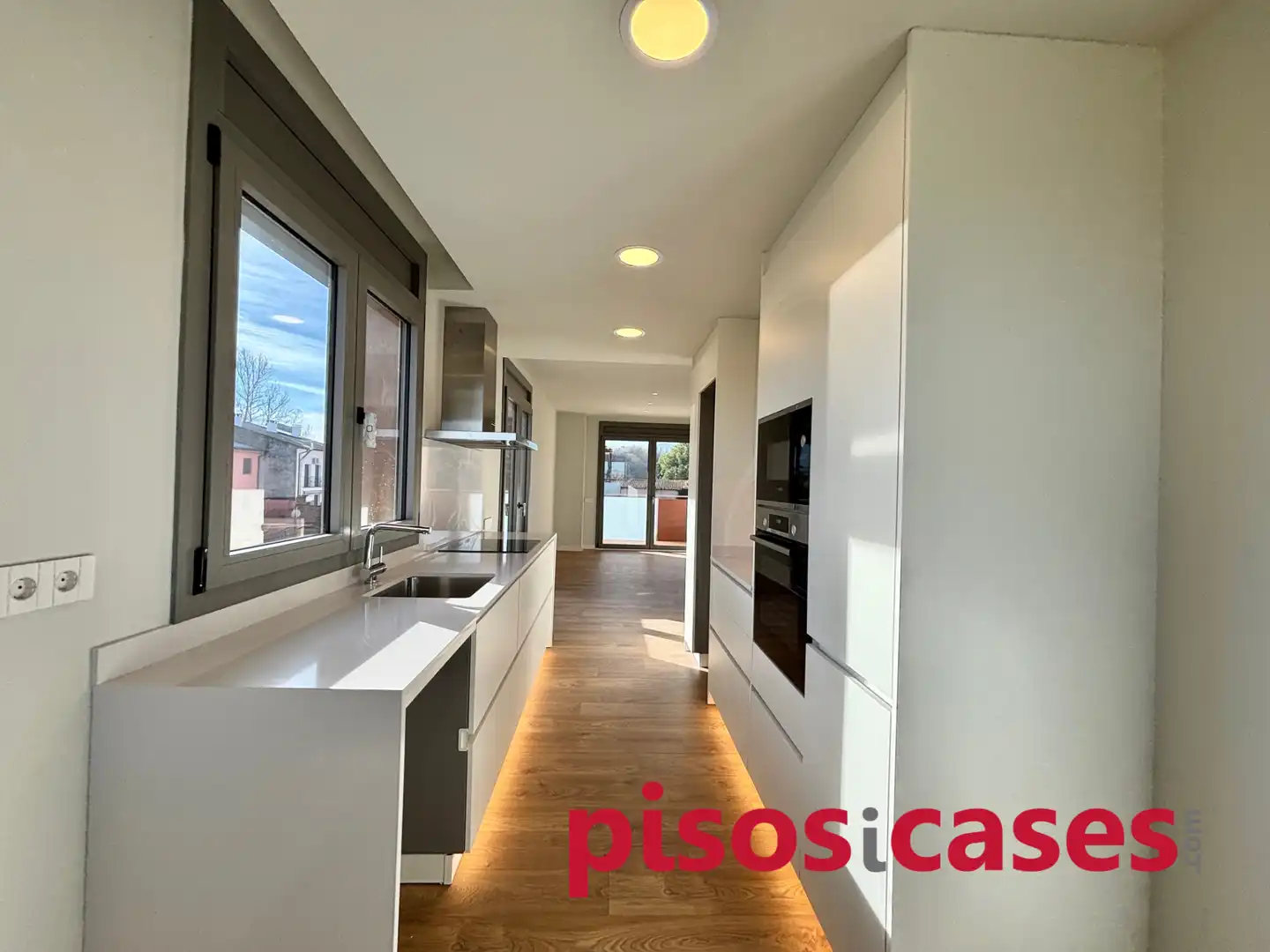 Neubau-Wohnung mit Terrasse zum Verkauf in Carrer Josep Ventura 51, imagen 2