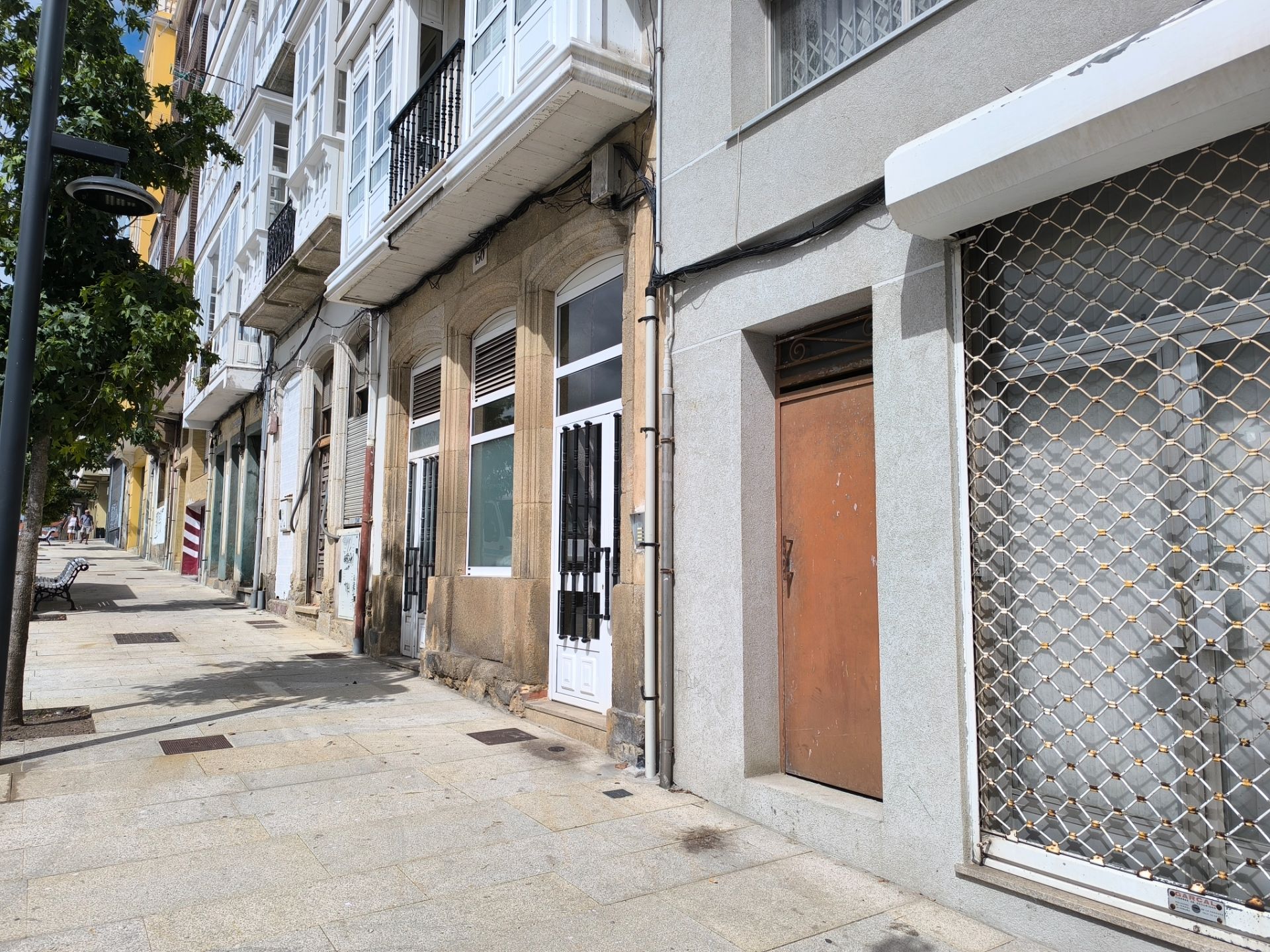 Vista exterior de Local de lloguer en Ferrol
