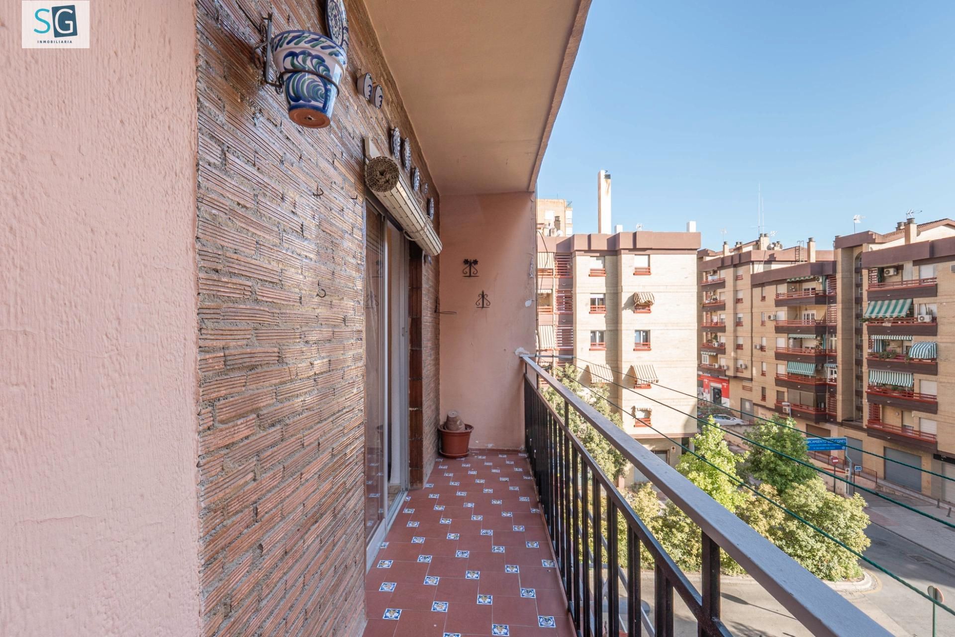 Terrasse von Wohnung zum Verkauf in  Granada Capital mit Balkon