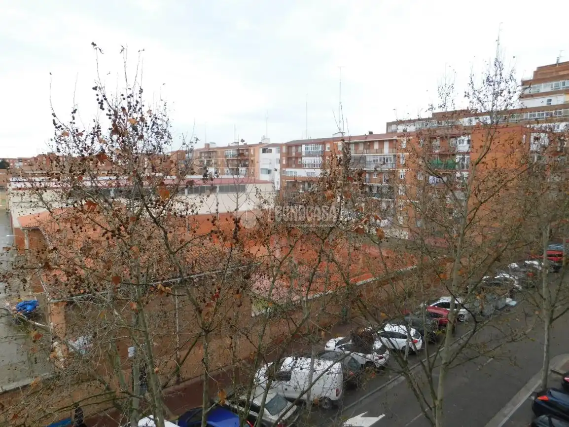 Vista exterior de Piso en venta en Valladolid con Aire acondicionado, Calefacción y Amueblado