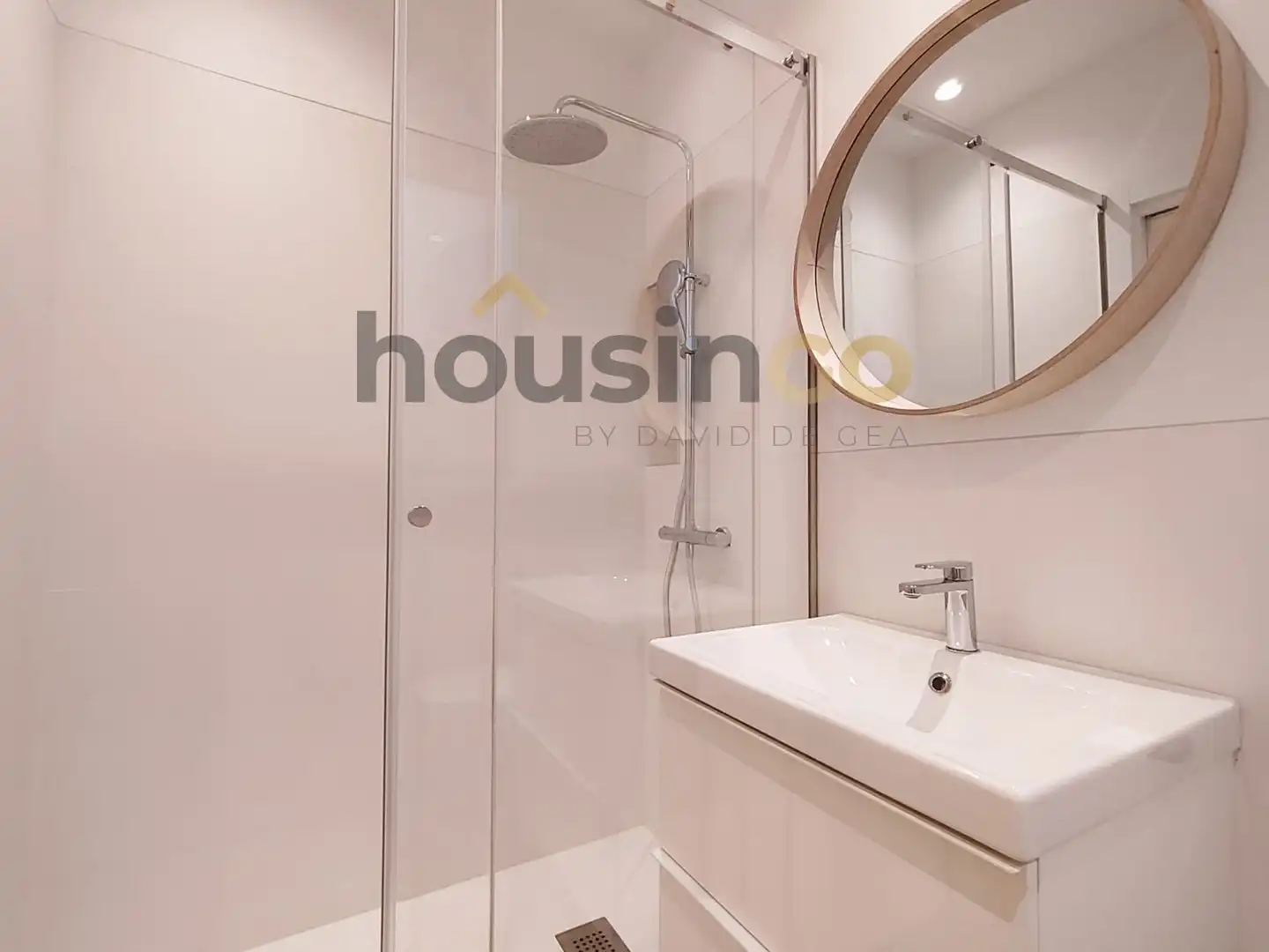 Badezimmer von Wohnung zur Miete in Madrid mit Klimaanlage und Heizung
