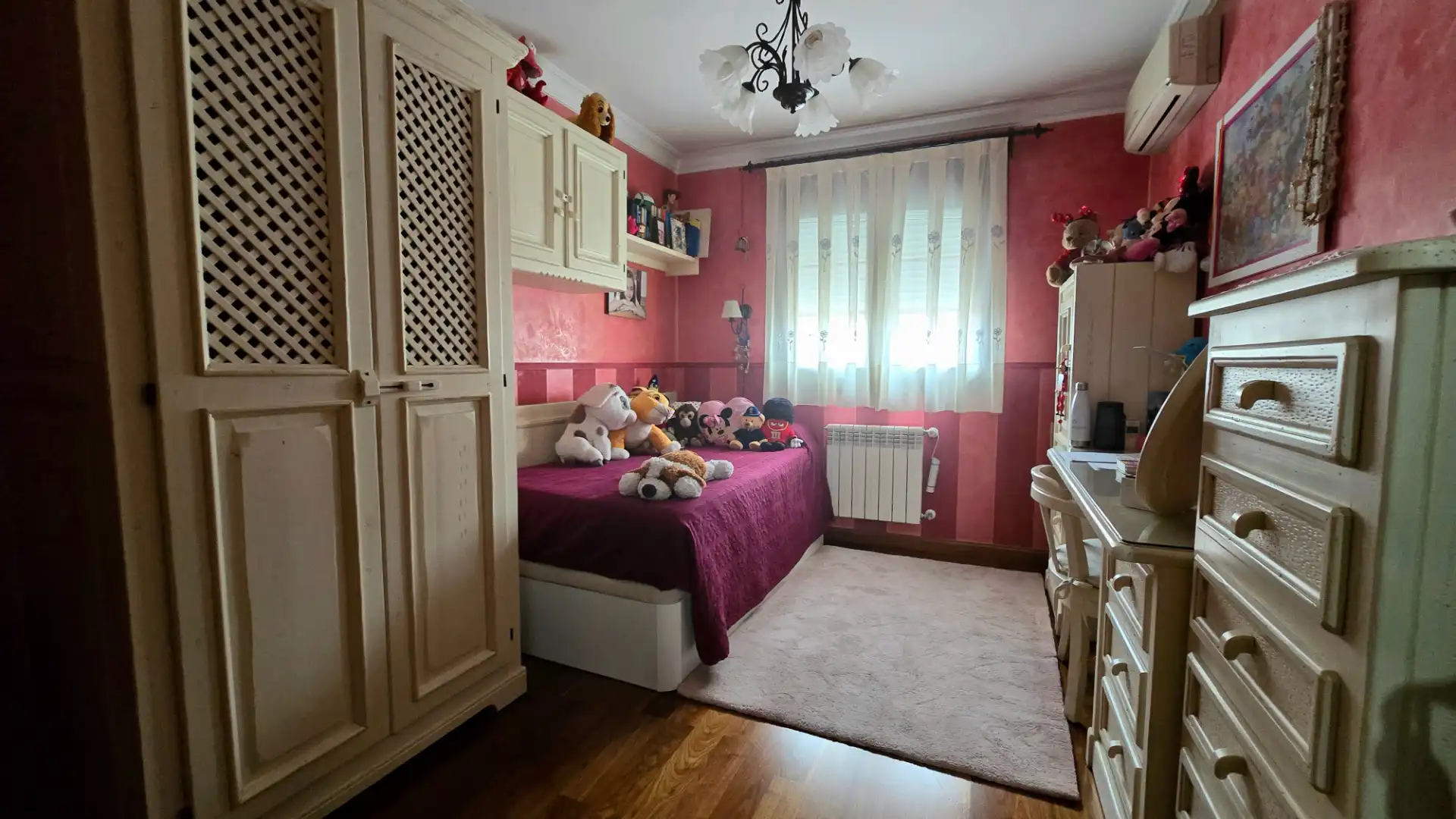 Habitación de Casa adosada en venta en Alcalá de Henares con Aire acondicionado, Calefacción y Jardín privado