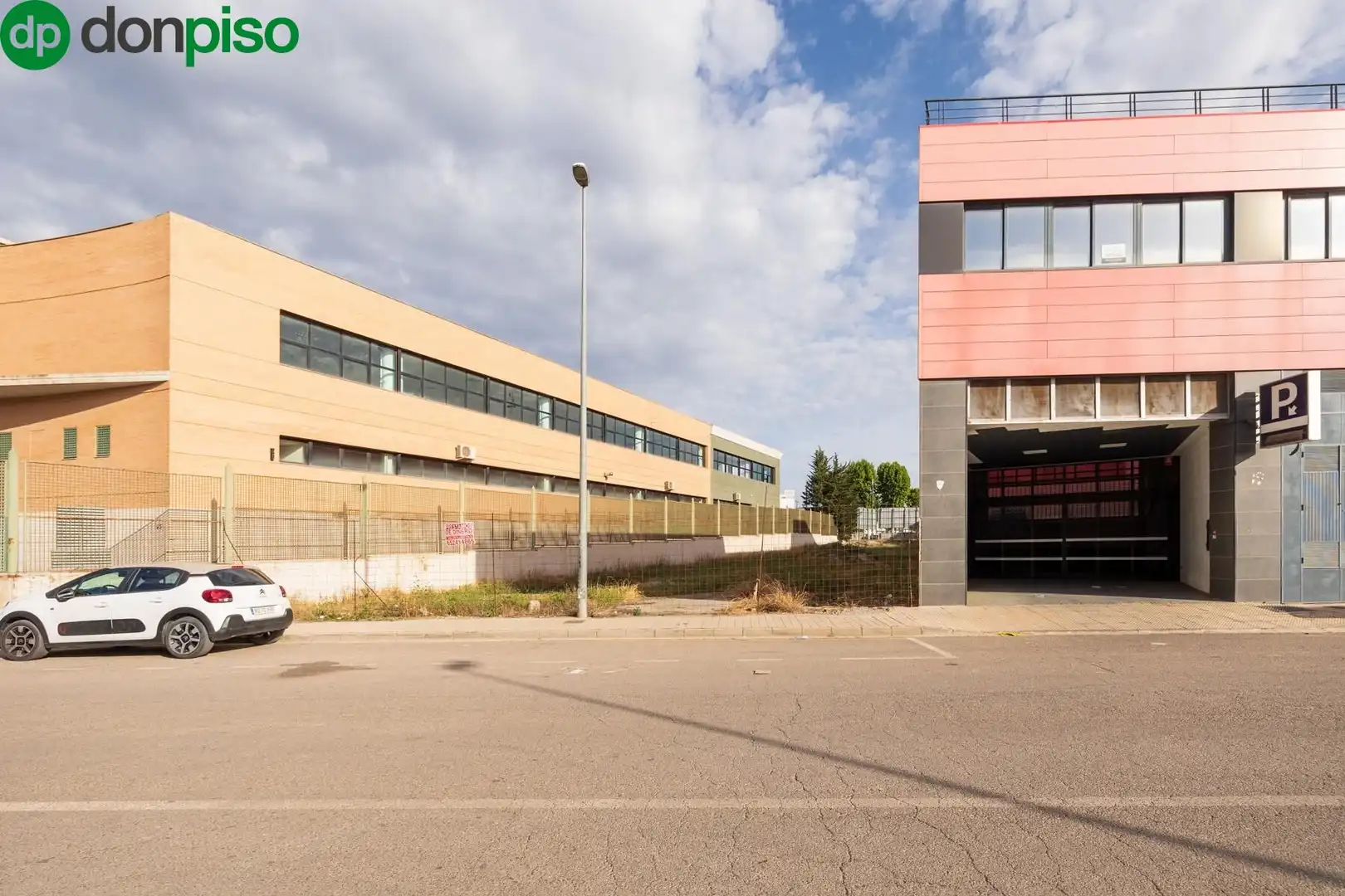 Außenansicht von Residential zum Verkauf in Armilla