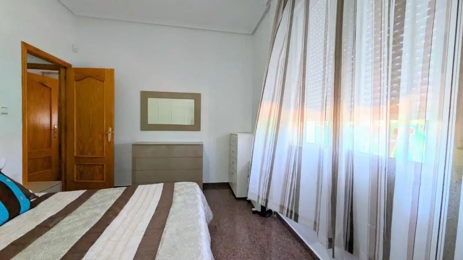 Dormitori de Casa o xalet en venda en Elche / Elx amb Aire condicionat, Calefacció i Jardí privat