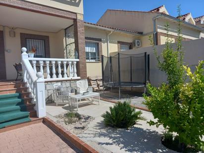 Jardí de Casa adosada en venda en Huecas amb Calefacció, Jardí privat i Terrassa