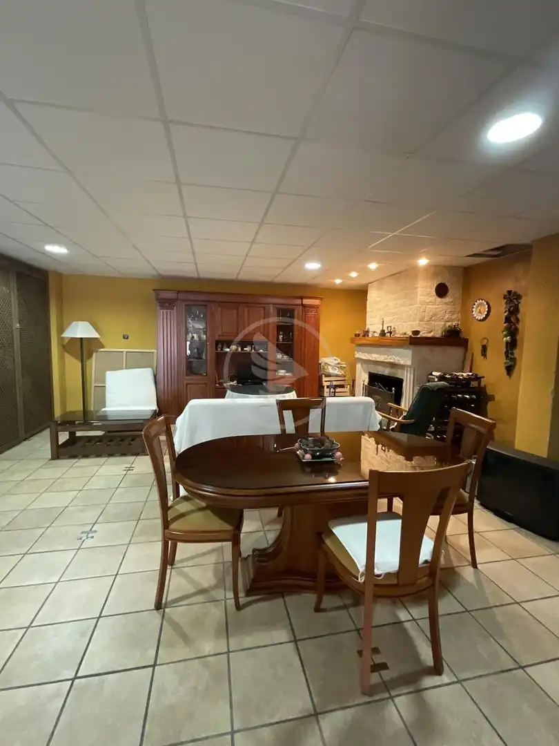 Casa o xalet en venda en Linares amb Aire condicionat