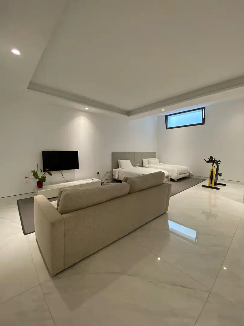 Sala d'estar de Pis en venda en Estepona amb Aire condicionat, Terrassa i Traster