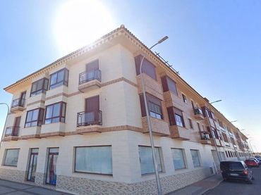 Local comercial en venta en Calle Cuatro Caminos 11