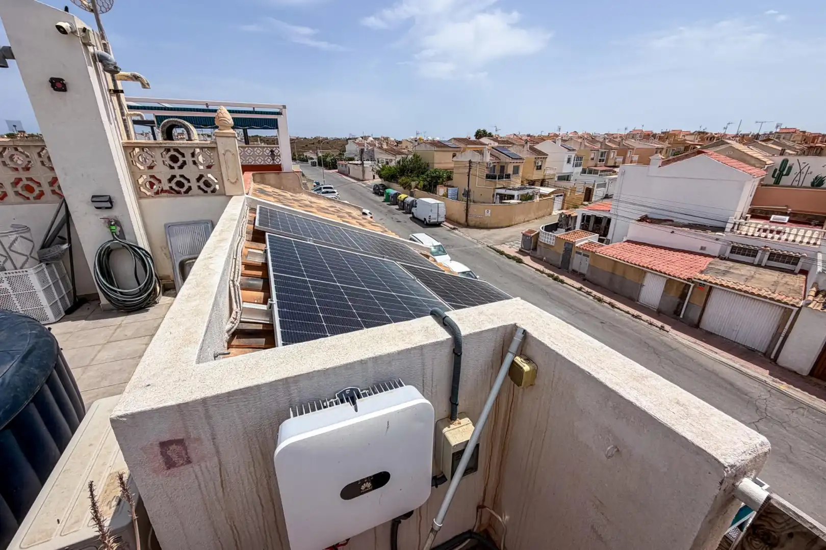 Vista exterior de Casa o xalet en venda en Torrevieja amb Aire condicionat, Calefacció i Terrassa