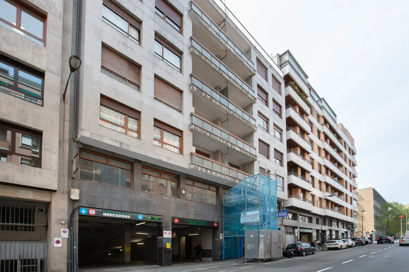 Vista exterior de Pis en venda en Bilbao  amb Calefacció, Terrassa i Traster