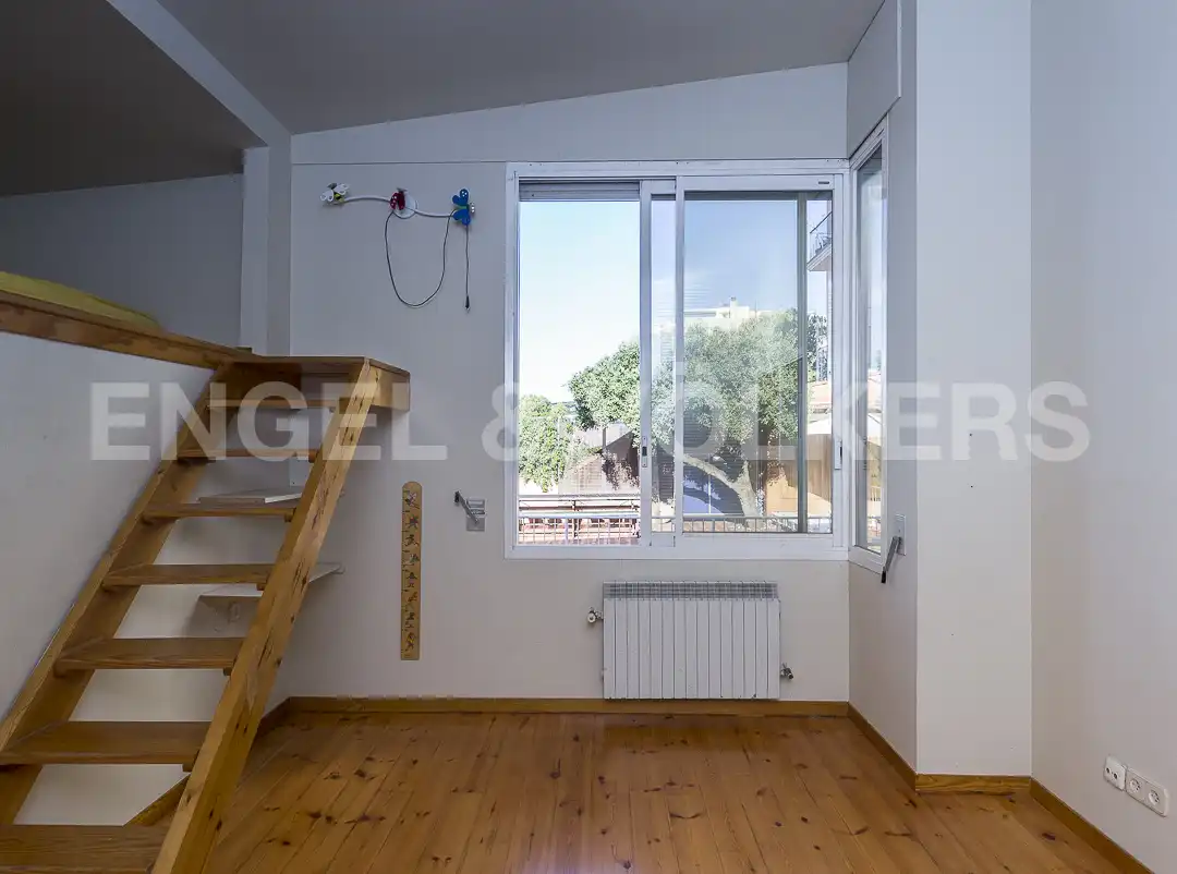 Bedroom of Houses for sale in Barcelona  with Heating, Private garden and Parquet flooring