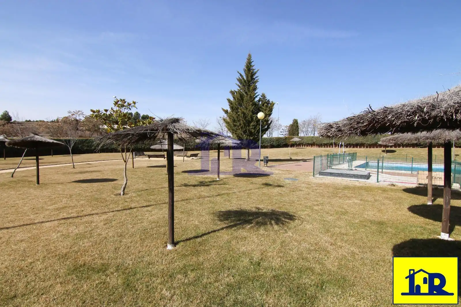 Jardín de Piso en venta en Cuenca con Calefacción, Trastero y Piscina