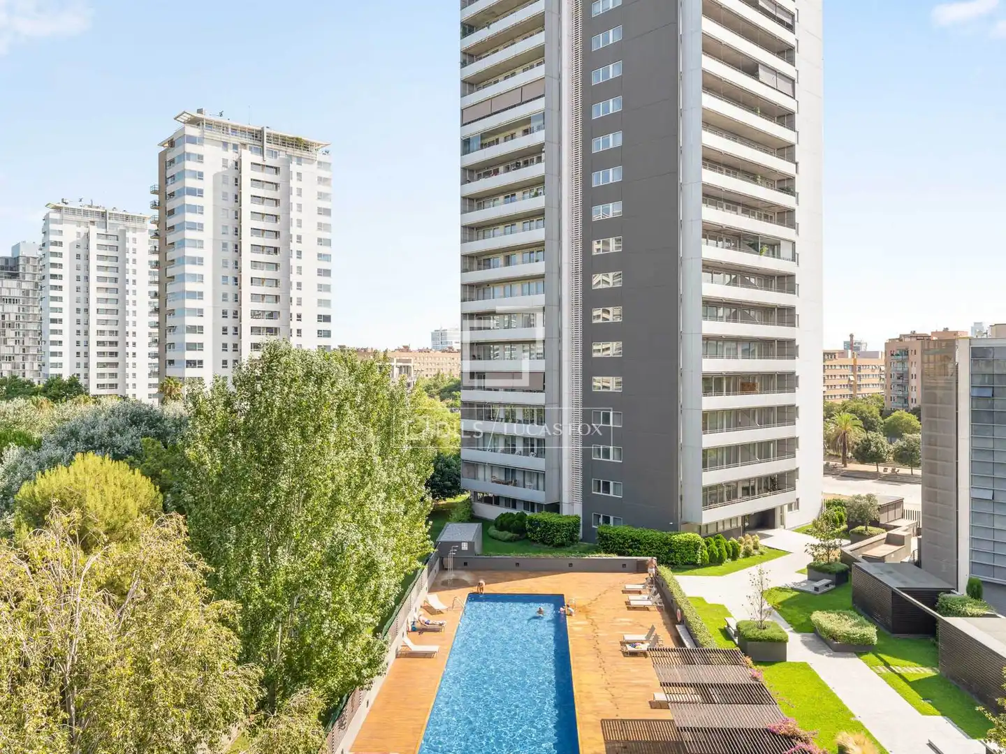 Vista exterior de Piso en venta en Barcelona con Aire acondicionado y Balcón