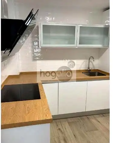 Kitchen of Flat for rent in Sevilla  with Air Conditioner, Terrace and Furnished