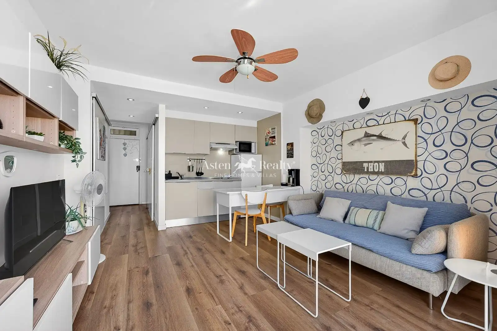 Living room of Commercial properties for sale in Arona