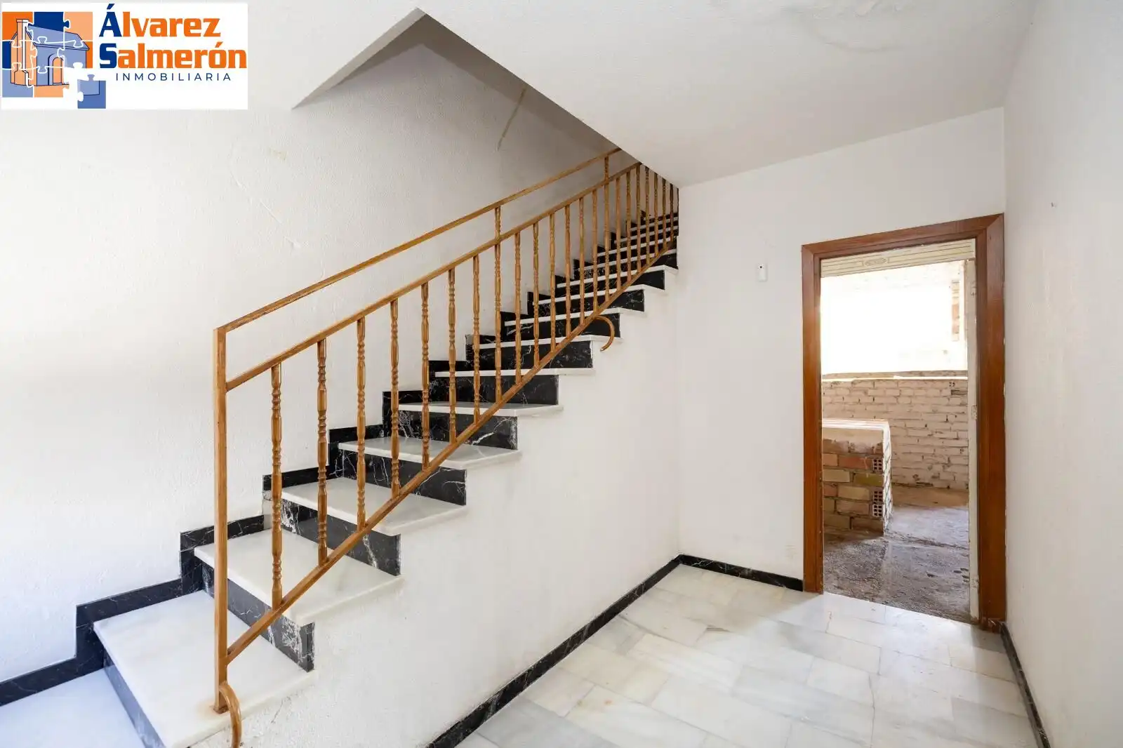 Haus oder Chalet zum Verkauf in La Zubia mit Klimaanlage, Privatgarten und Terrasse