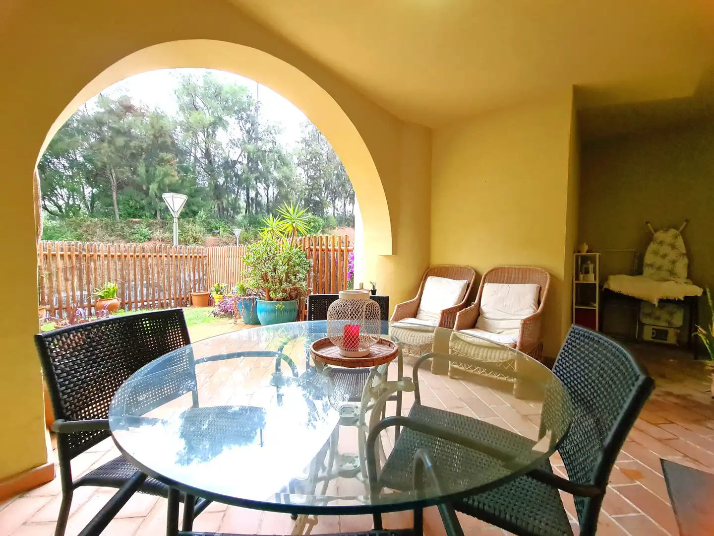 Terrassa de Apartament en venda en Sotogrande amb Jardí privat, Terrassa i Moblat