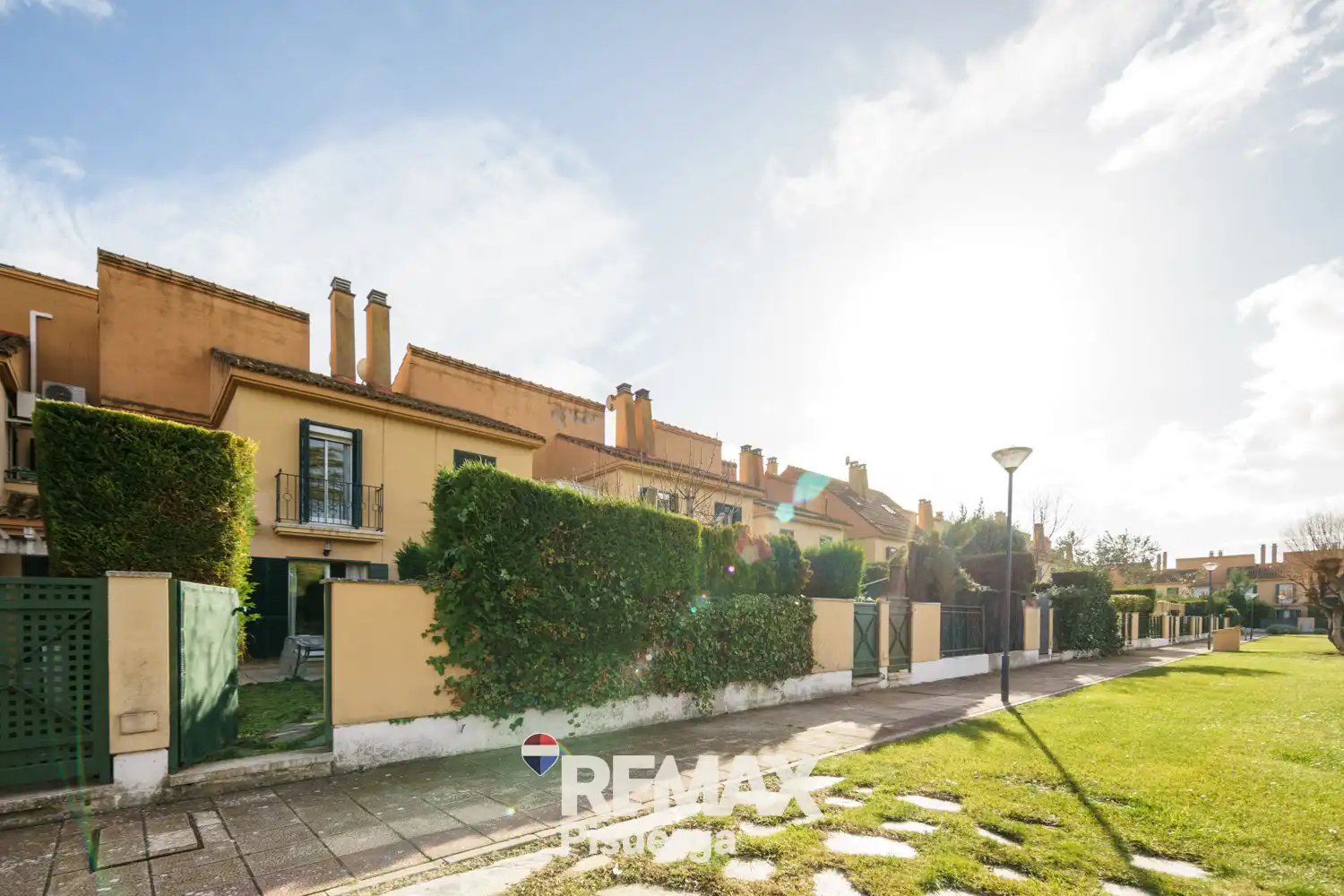 Vista exterior de Casa o chalet en venta en Simancas con Calefacción, Terraza y Trastero