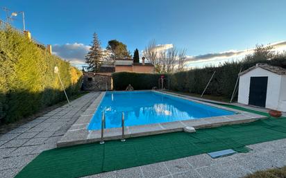 Piscina de Casa o xalet en venda en Úbeda amb Jardí privat, Terrassa i Traster