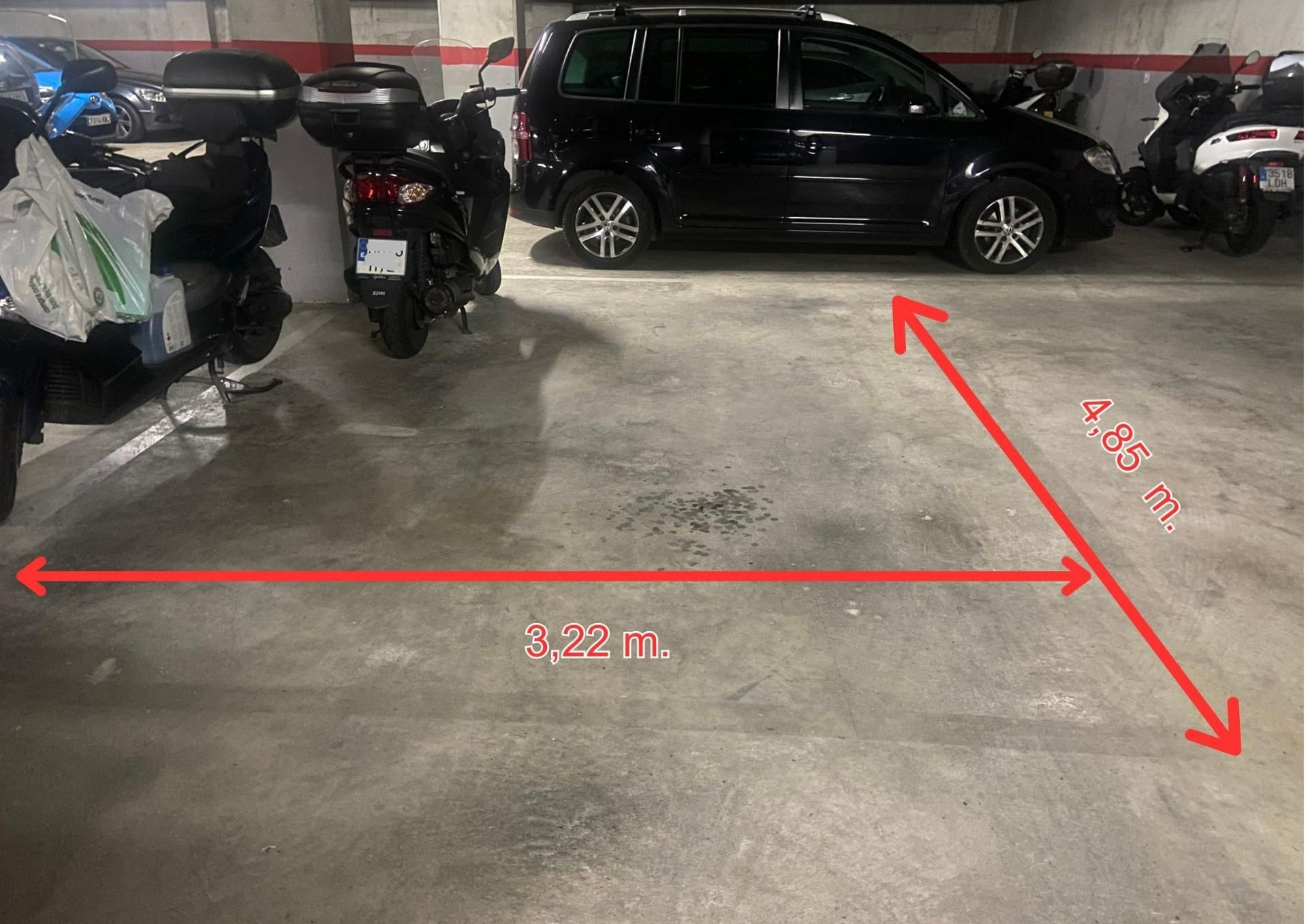 Aparcament de Garatge en venda en  Barcelona Capital