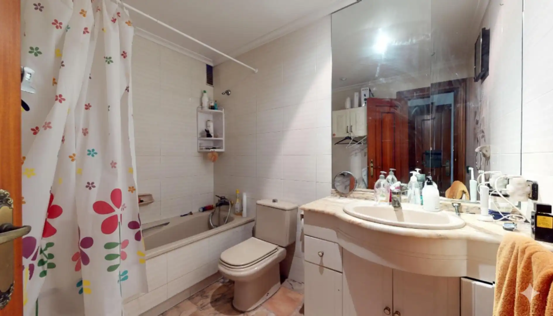 Bany de Casa o xalet en venda en Córdoba amb Jardí privat, Terrassa i Traster