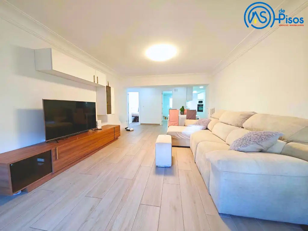Living room of Flat for rent in Zaragoza  with Air Conditioner, Heating and Parquet flooring