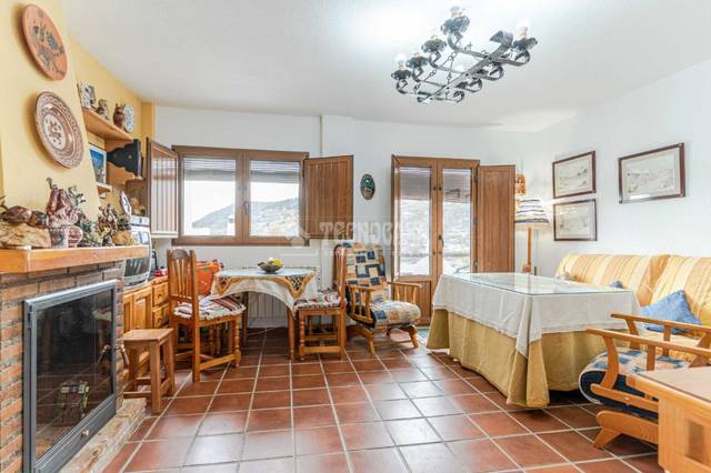 Casa adosada en Venta en Bubión