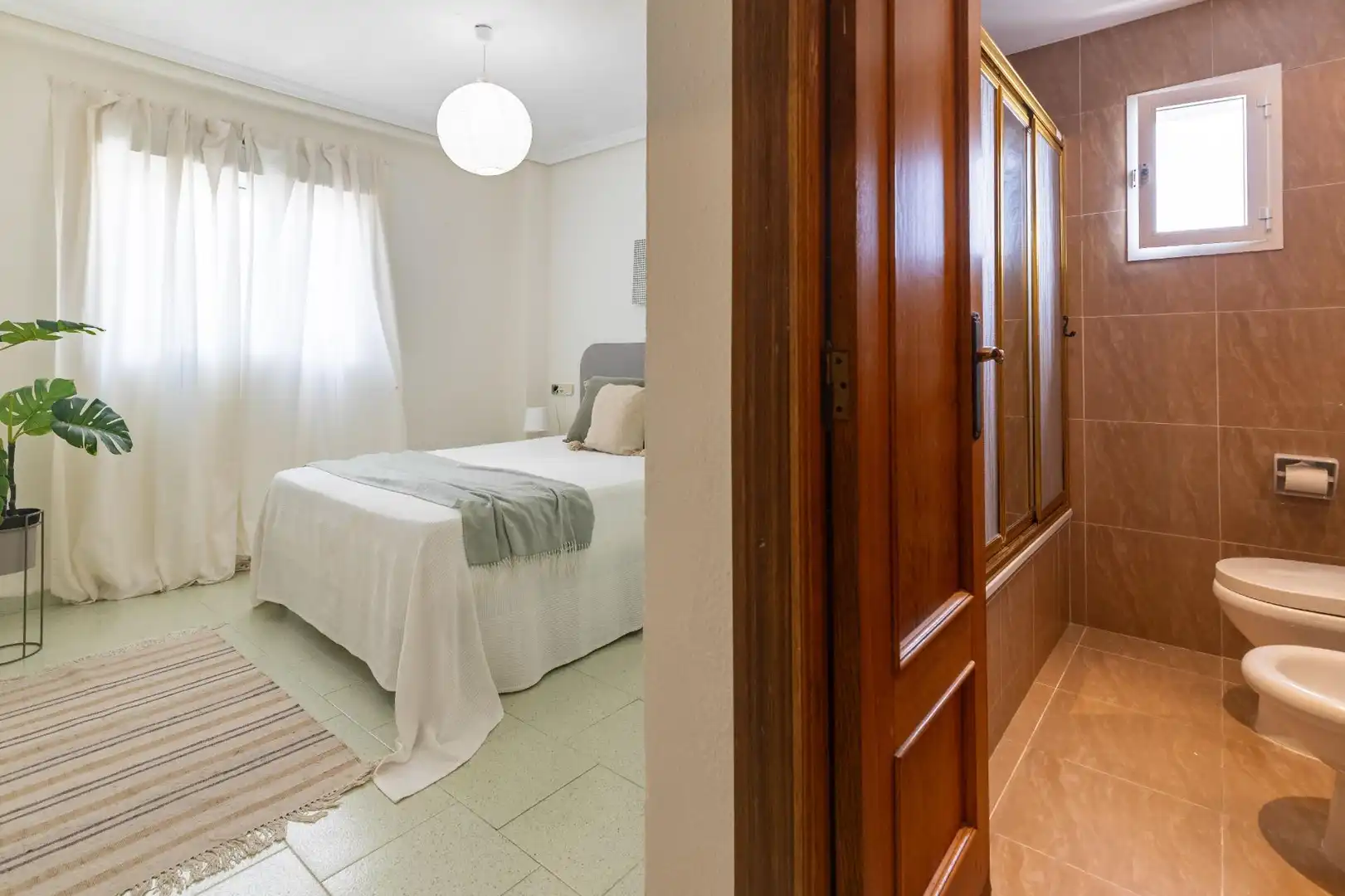 Habitación de Apartamento en venta en Valencia con Jardín privado y Piscina comunitaria