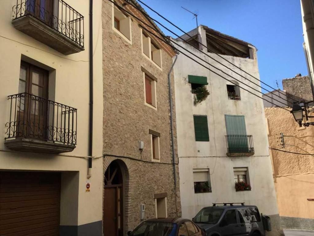 Vista exterior de Edifici en venda en Tivissa