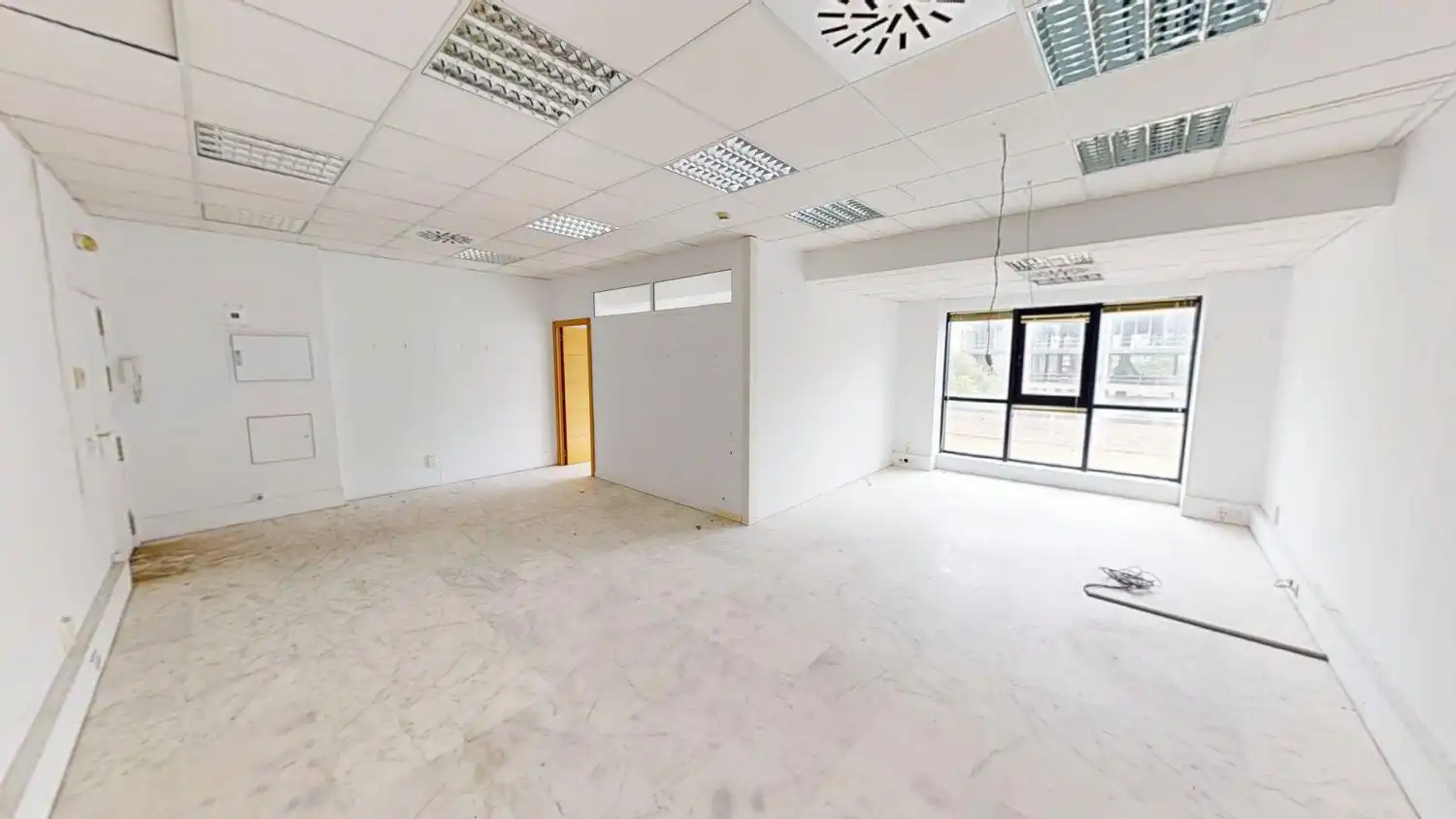Oficina en venda en Sevilla amb Aire condicionat i Calefacció