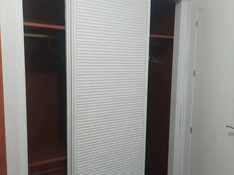 Schlafzimmer von Wohnung zur Miete in Sureste