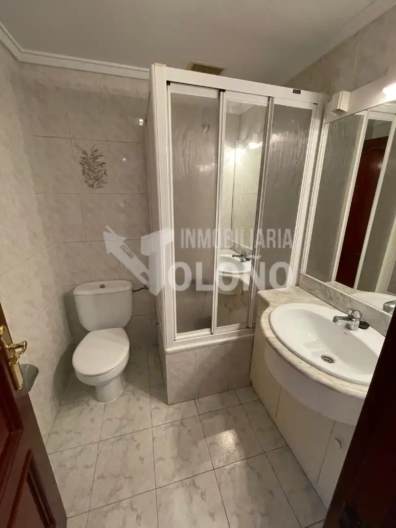Baño de Piso en venta en Casalarreina con Calefacción, Parquet y Terraza