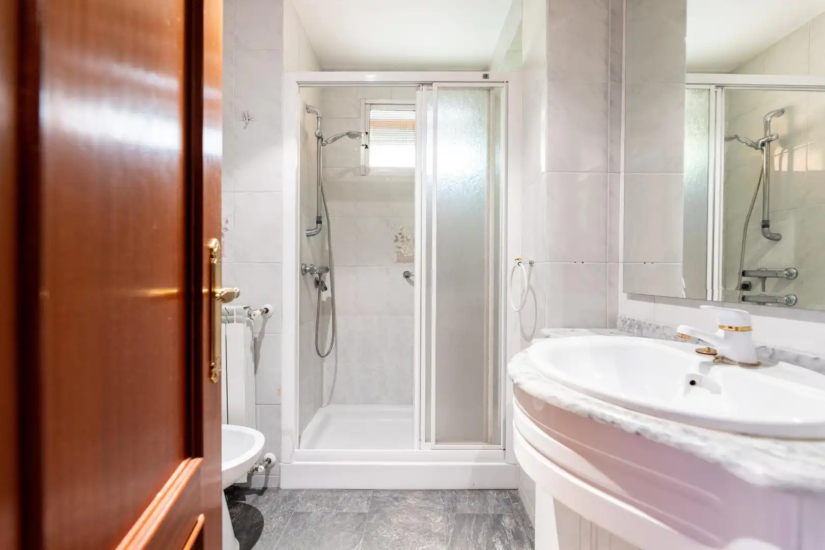 Baño de Piso en venta en Madrid con Calefacción, Parquet y Alarma