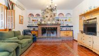 Sala d'estar de Casa o xalet en venda en Vélez de Benaudalla amb Piscina