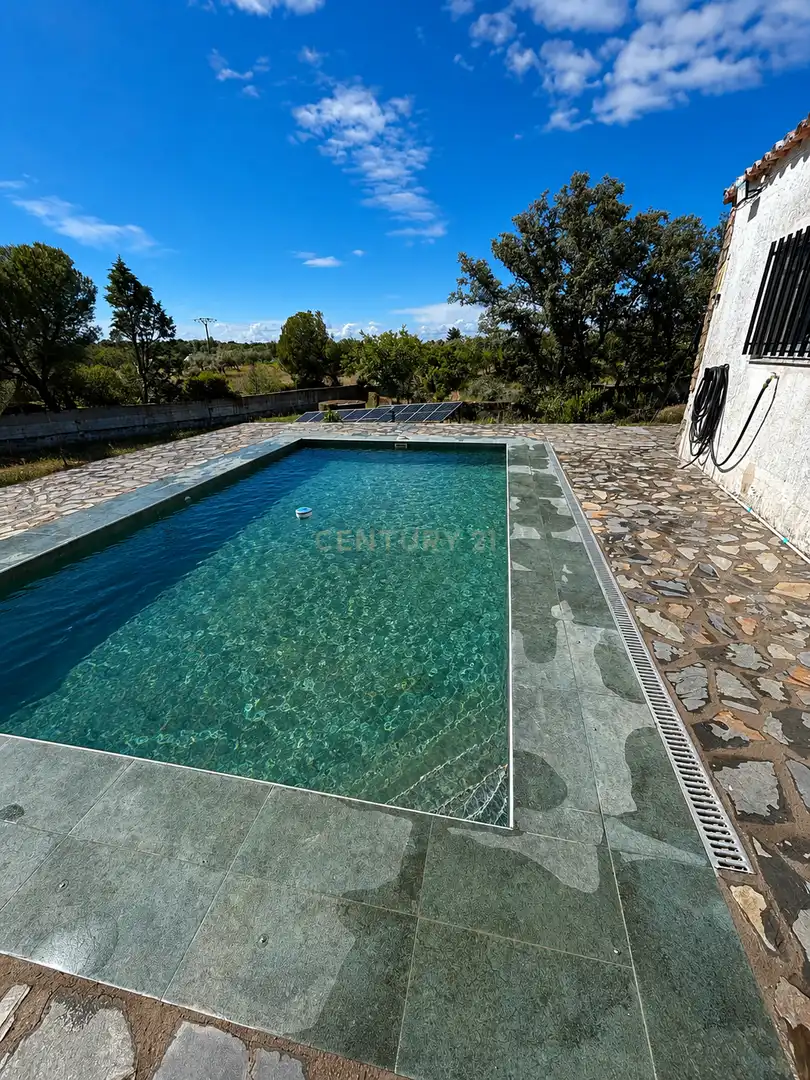 Swimming pool of Houses for sale in Arroyo de la Luz  with Air Conditioner, Private garden and Swimming Pool