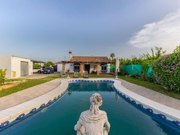 Casa pareada con piscina en venta en Centro