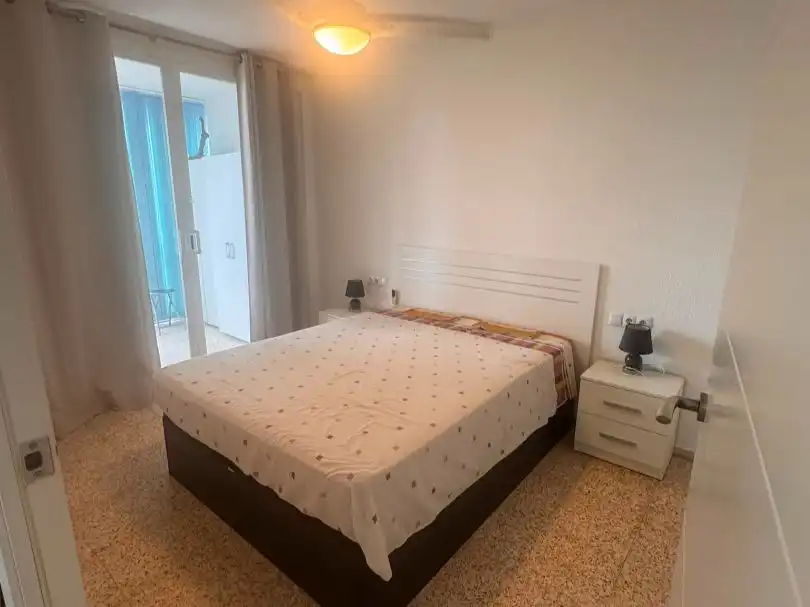 Piso con piscina en venta en AVENIDA NIZA 12