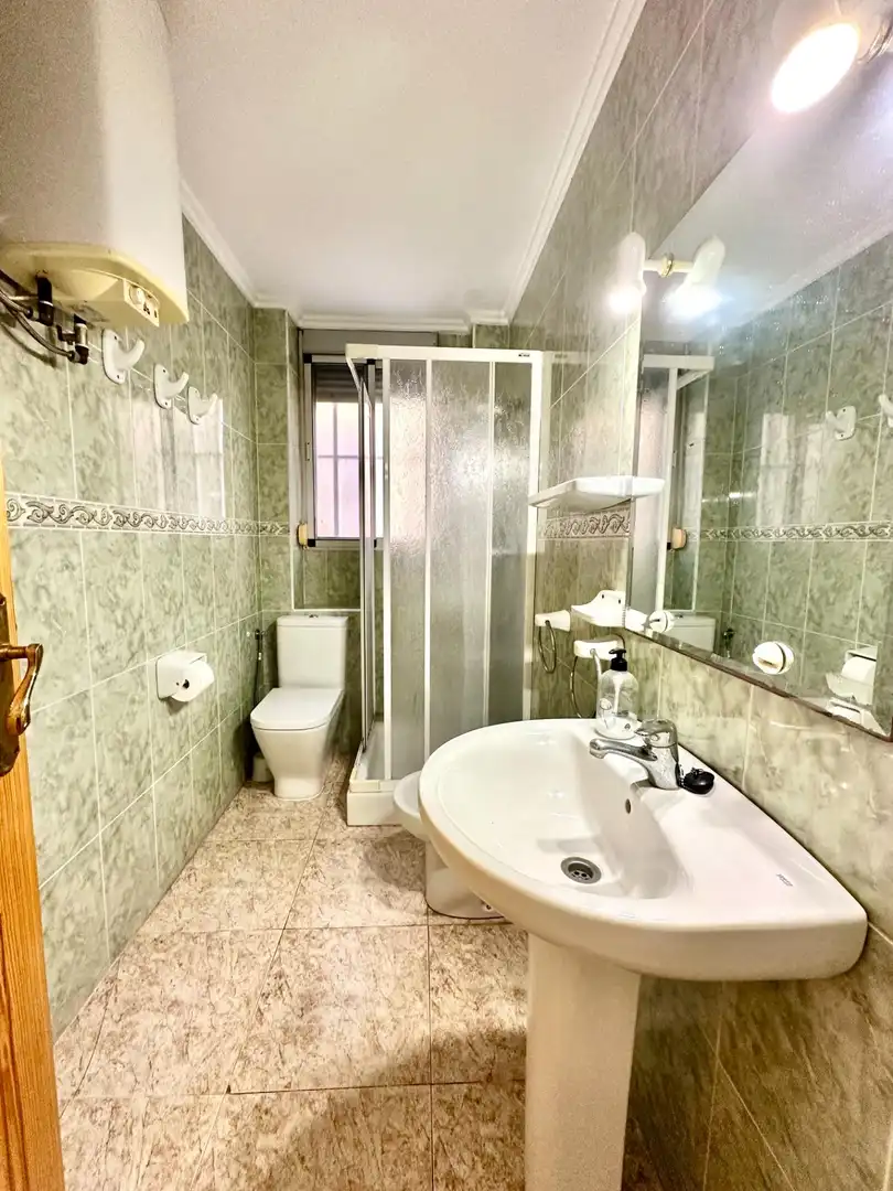 Bany de Apartament de lloguer en Miramar amb Terrassa, Moblat i Balcó